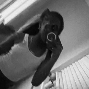 Meet your Posher, Demi